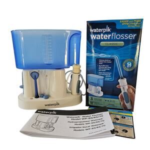 Waterpik Classic Water Flosser 3 Tips Dental Oral Care Gift New in Box Working